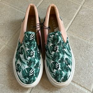 Serra slip-on sneakers, size 8